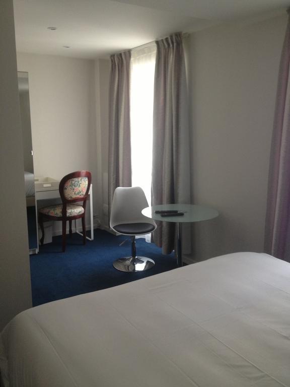 Hotel Savoy Paris Oda fotoğraf